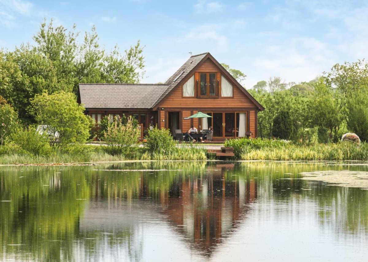 Anglesey Lakeside Lodges Менай-Бридж Екстер'єр фото