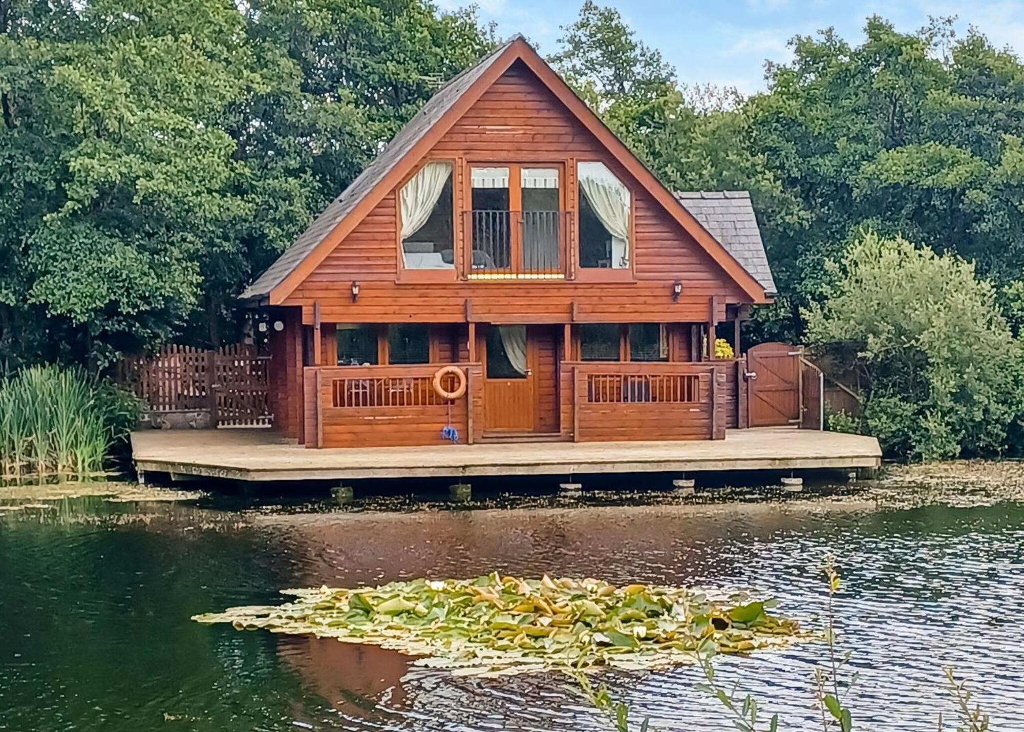 Anglesey Lakeside Lodges Менай-Бридж Номер фото