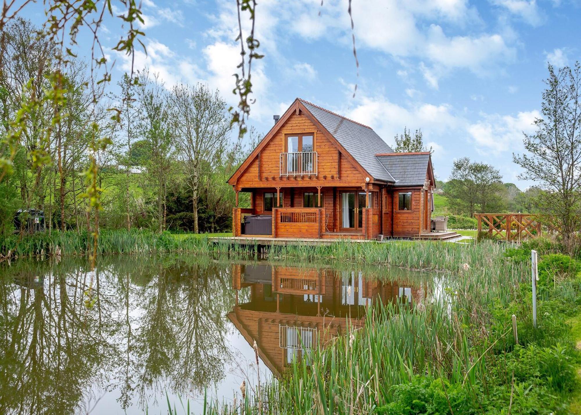 Anglesey Lakeside Lodges Менай-Бридж Екстер'єр фото