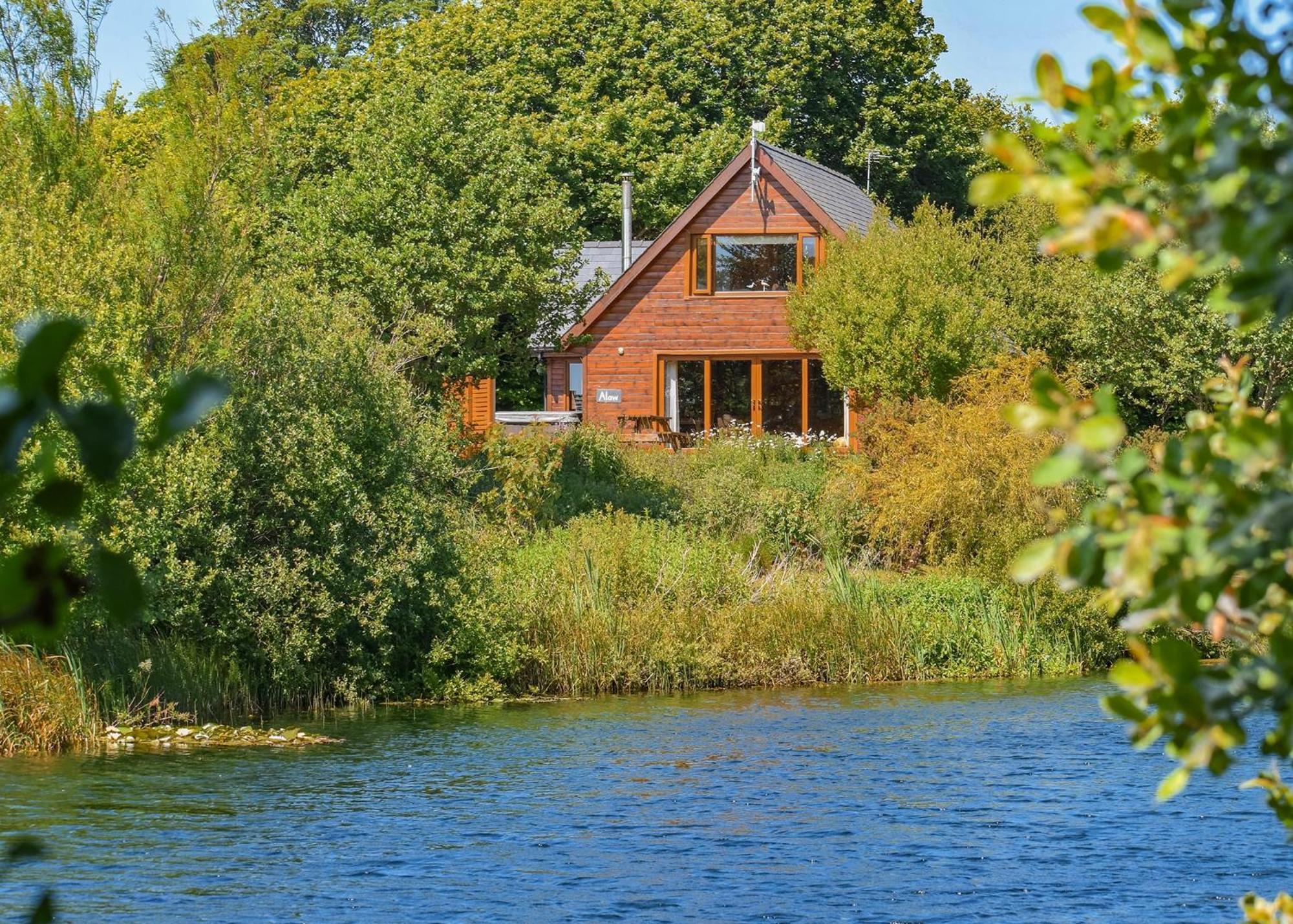 Anglesey Lakeside Lodges Менай-Бридж Екстер'єр фото